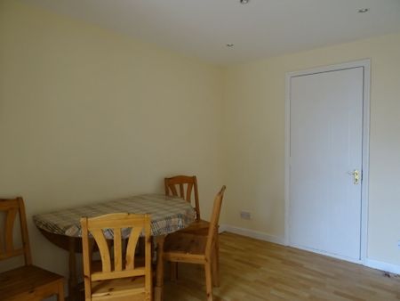 3 bedroom House to rent - Photo 3