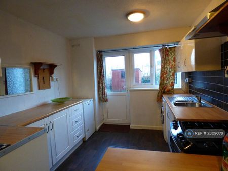 3 bedroom terraced house to rent - Photo 5