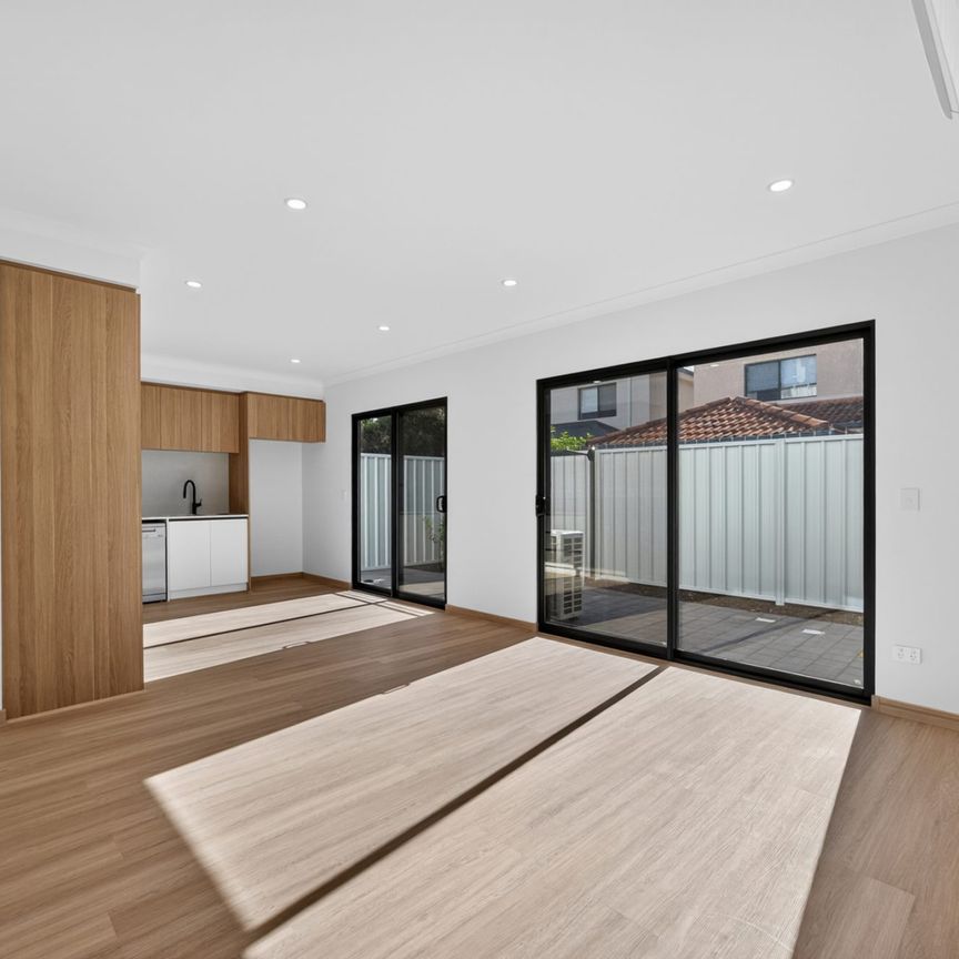 6/31 Reynolds Road, Applecross WA 6153 - Photo 1