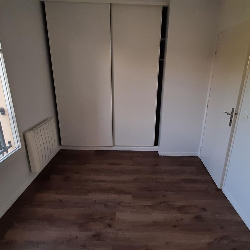 location Appartement F3 DE 73.29m² À VERSAILLES - Photo 1