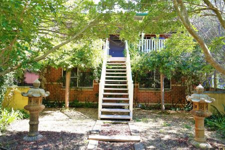 Character, Comfort and Convenience Combined - Photo 3