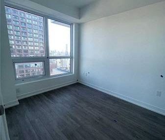 Bloor & Sherbourne Modern +Stylish 2Bdrm Sleek Laminated Flooring - Photo 1