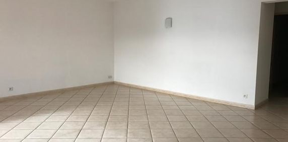 Location Appartement 3 pièces 82m² PERPIGNAN 66000 - Photo 2