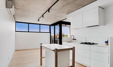 2 Bedroom*307 - Photo 4