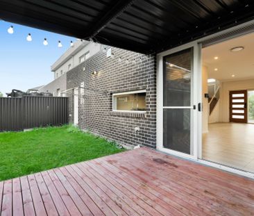 Modern Three Bed home offering Space and Comfort - Photo 4