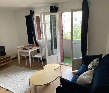 Appartement 1 pièces 21m2 MARSEILLE 4EME 550 euros - Photo 1