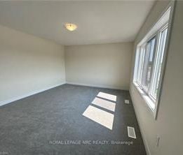 For Lease - 42 Lavender Road, Thorold, Ontario - Photo 2