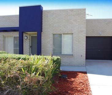 17 Maclurcan Street, Franklin ACT 2913 - House For Rent | Domain - Photo 2