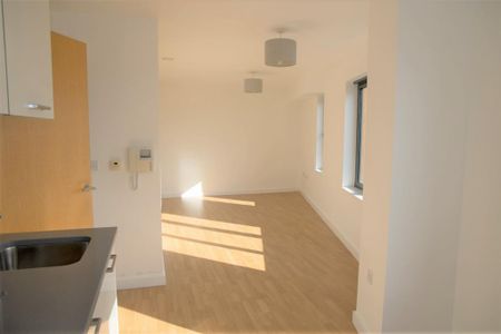 1 bedroom flat to rent - Photo 2