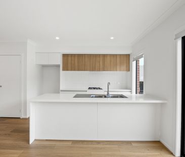 6 Goss Walk, Donnybrook VIC 3064 - Townhouse For Rent | Domain - Photo 4