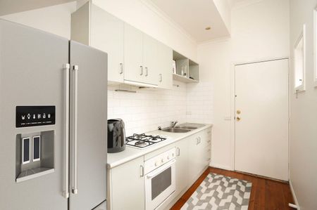 10 Little Bendall Street, Kensington VIC 3031 - Photo 2