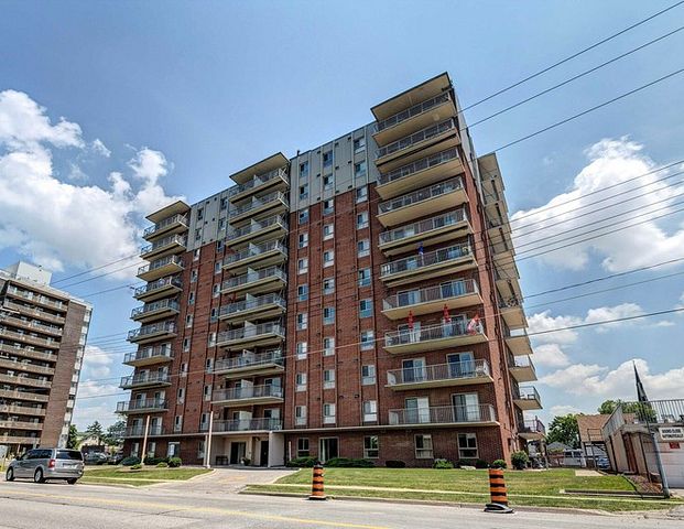 Derby Lane Apartments | 11 Derby Lane, Sarnia - Photo 1