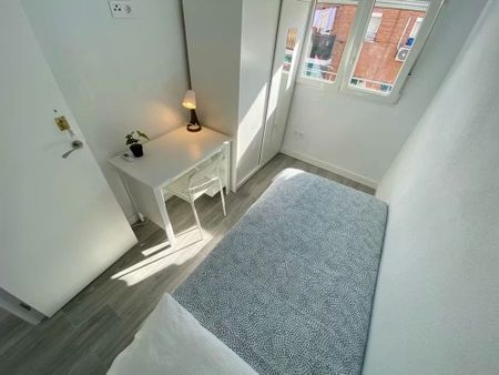 Calle de Encarnación Oviol, Madrid, Community of Madrid 28021 - Photo 3