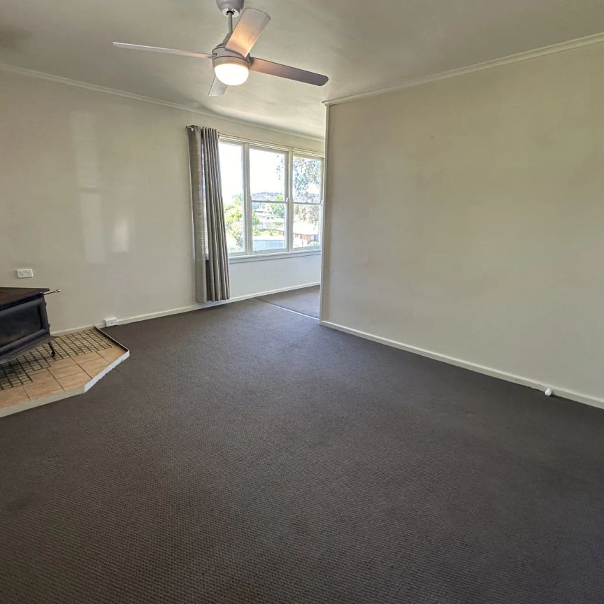 Well-appointed 3 Bedroom Home Available on a 12 Month Lease - Photo 1
