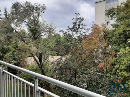 Location MEYLAN T1 meublé 30 m² avec grand balcon - Photo 2