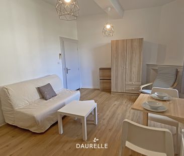Location Appartement 1 pièce 21m² CHATEAURENARD 13160 - Photo 1
