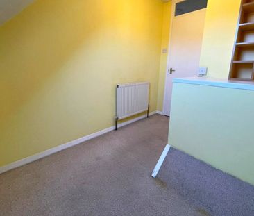16 Oliver Close, Addlestone - 2 bedrooms Property for lettings - Se... - Photo 4