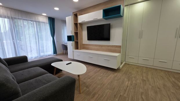 PLOPILOR PREMIUM RESIDENCE: elegant apartment for rent in Cluj-Napoca, 3 minutes from the University of Agronomic Sciences and Veterinary Medicine and 15 minutes from the University of Medicine and Pharmacy, with lounge, bedroom and balcony - Fotografie 1