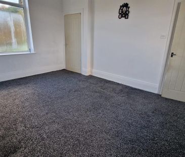 Church Hill, Eastborough, Dewsbury - Photo 4