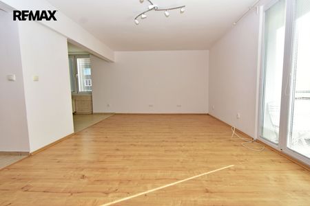 Pronájem bytu 3+1 v družstevním vlastnictví 83 m², Neratovice - Photo 3