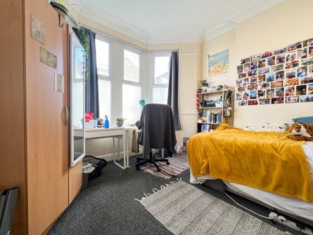 Pen-Y-Wain Road, Roath - Photo 4