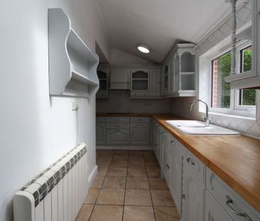 Cinder Hill Lane, Horsted Keynes, RH17 - Photo 3