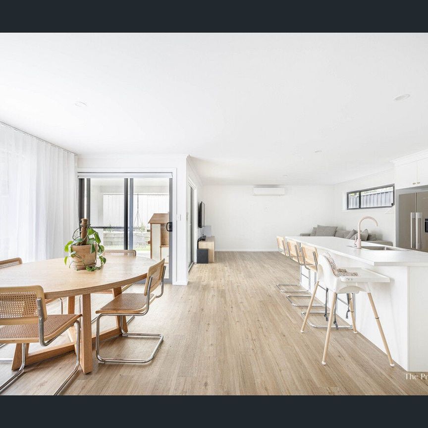 Low maintenance modern living - Photo 1