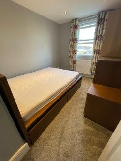 Room in a Shared House, Garratt Lane, SW17 - Photo 3