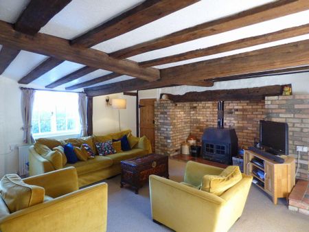 4 bedroom semi-detached house to rent - Photo 3