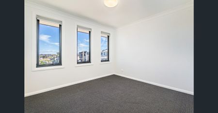 Stunning Brand New 5-bedroom Home - Photo 2