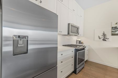 For Lease - 3547 Riva Avenue, Innisfil, Ontario - Photo 3