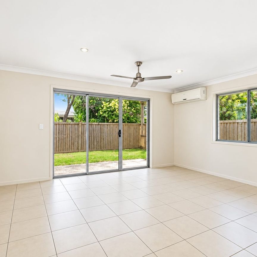 2 BEDROOM DUPLEX IN GREAT LOCATION! - Photo 1