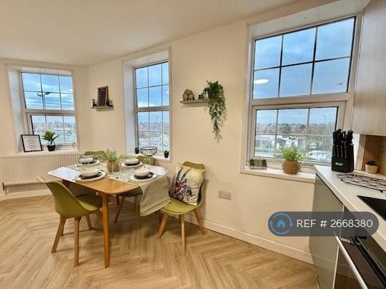 1 bedroom in a flat share to rent - Photo 1