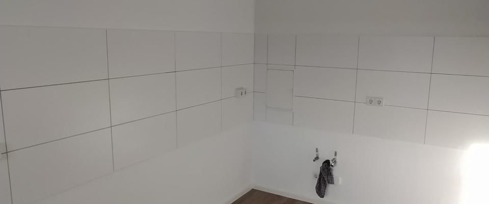 Hoch hinaus: 5.OG = 3 Raum Wohnung in Grünau - Foto 1