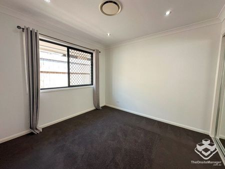 Spacious, Fully Air-Conditioned Home with Dual Entertaining Areas - Photo 3