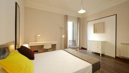 Carrer Gran de Gràcia, Barcelona, Catalonia 08012 - Photo 5