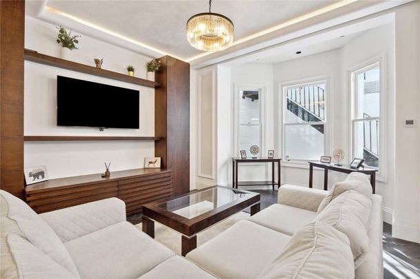 3 bedroom flat to rent - Photo 1