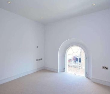 Market Place, Brentford, TW8 - Photo 4