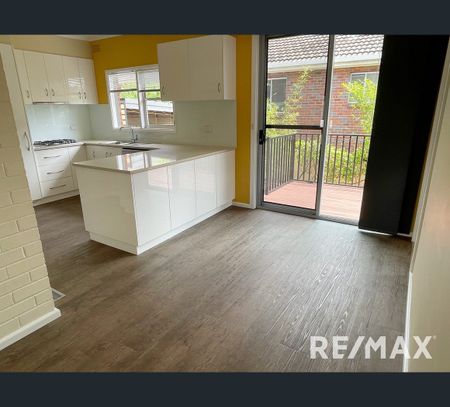 25 Warrawong Street, Kooringal, NSW 2650 - Photo 4