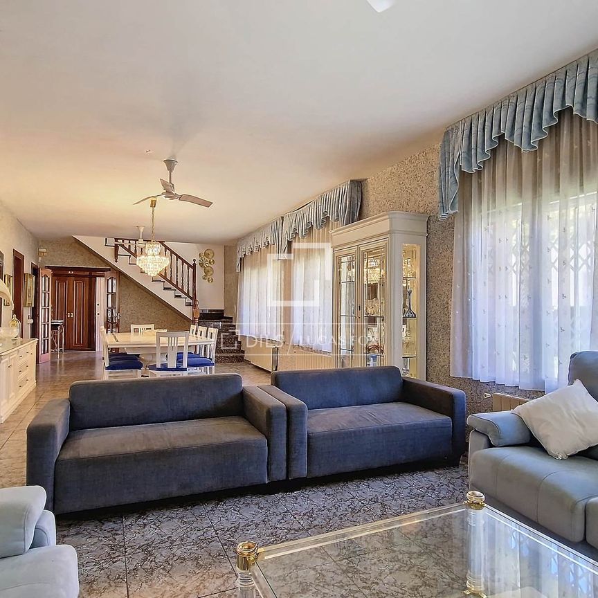 10 Bedroom house / villa with 2,069m² garden for rent in Calafell, Costa Dorada - Foto 1
