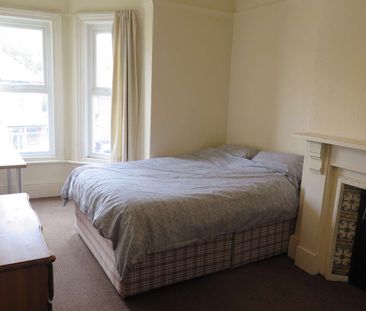 Large and bright spacious house share Room 4 - Photo 5