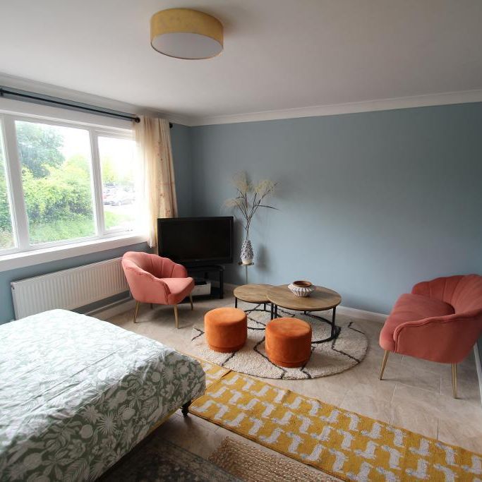 Studio to rent - Photo 1