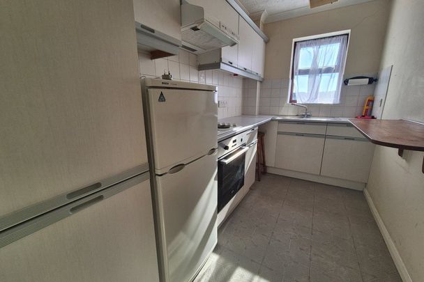 Elizabeth Court - Photo 1