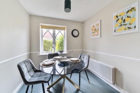 4 bedroom detached house to rent - Photo 5