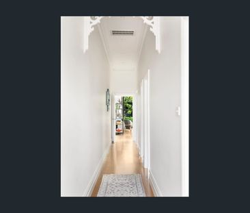 Serene living in an enviable location - Photo 2