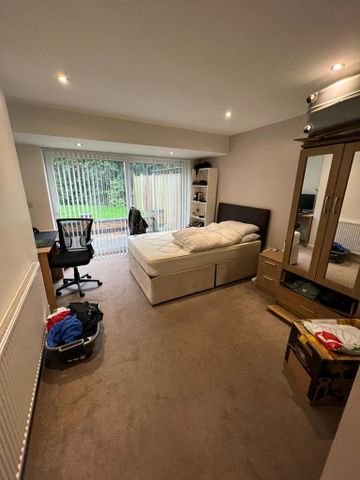 6 bedroom semi-detached house to rent - Photo 2