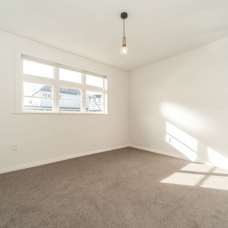 Central City Art Deco Charm - Photo 1