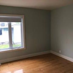 À LOUER – Grand 4 1/2 avec sous-sol, rez-de-chaussée d’un duplex tranquille - Photo 1