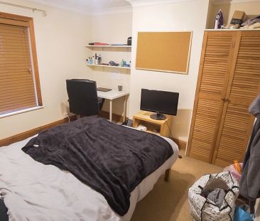 To Rent Pine Road, Winton, Bournemouth, BH9 £2,000 pcm Tenancy Info - Photo 5