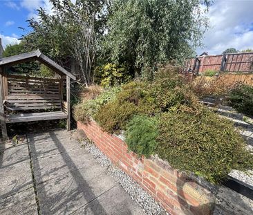 2 bedroom terraced house to rent - Photo 4